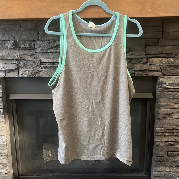 Volcom tank top - Picture 2 of 4